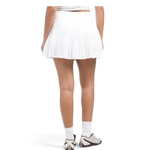 LAURA ASHLEY Bright White Pleated Overlay Skort - Picture 2 of 10